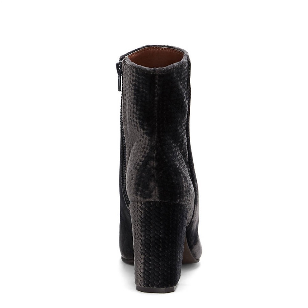 The Hem How Genuine Textured Block Heel Boot - Picture 3 of 5